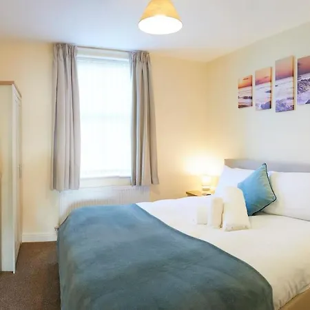 Ashore@jubilee Lägenhet